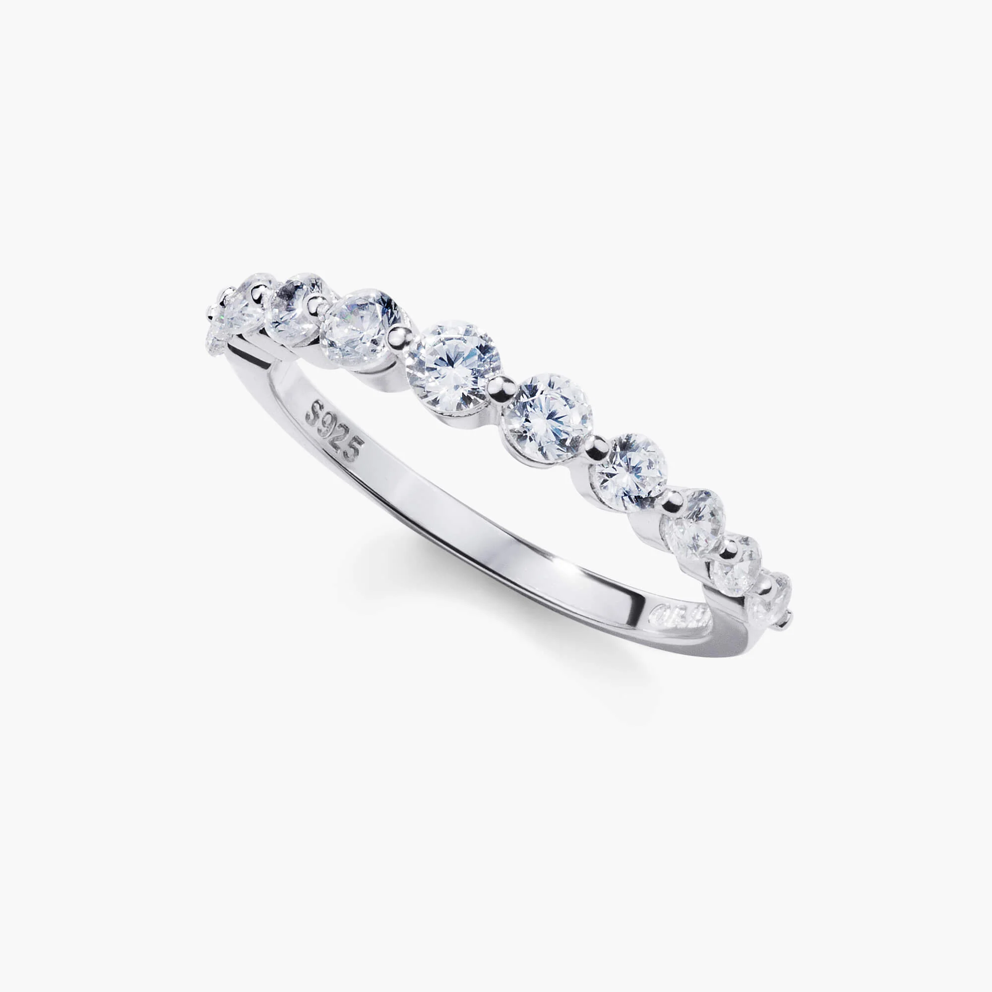 Graduated Brilliant Round Ring - Image 2